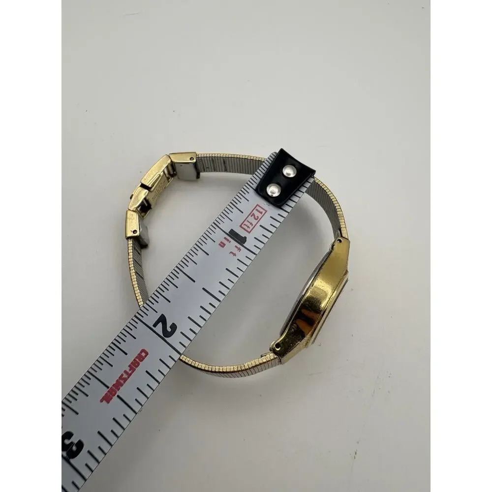 Vintage Seiko Quartz Ladies Watch 8Y21-0010 Gold Tone Black Dial New Batt Runs